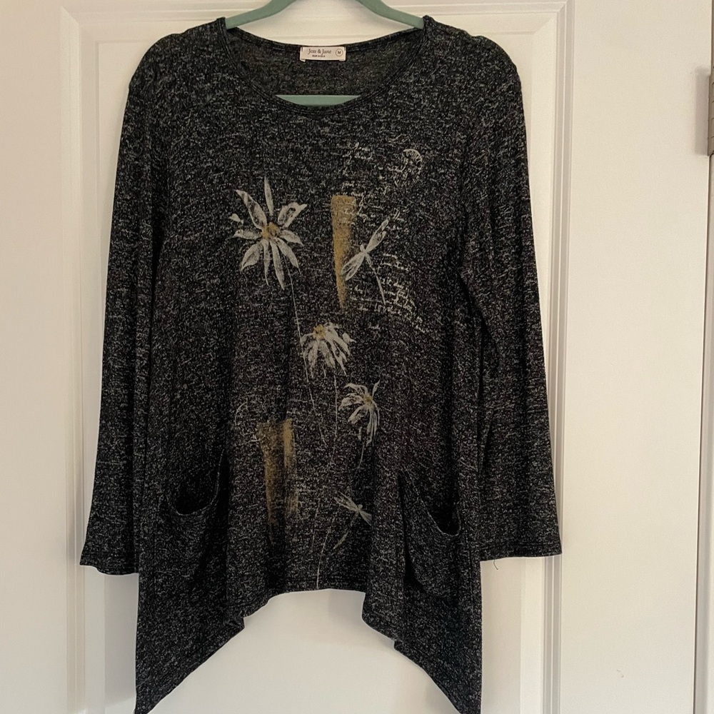 Chic Jess & Jane Black and Gold Graphic Asymmetrical Tunic